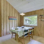 別荘 Tydulf - 34km From The Sea By Interhome *